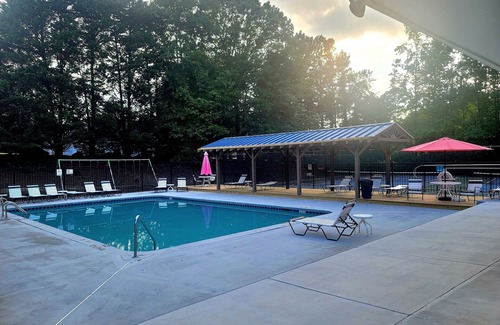 Powder Springs House | Modern executive 6 bedroom home with pool table.