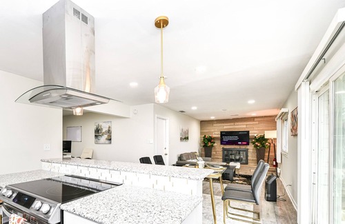 Beech Grove House | Modern, Family-Friendly 3 Bedroom House near Downtown Indianapolis