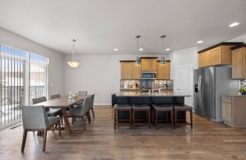 Tri-Cities House | Modern Family Friendly House