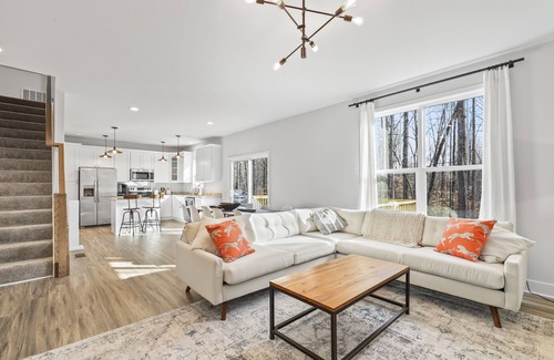 Livingston House | Modern Family Home 2 Mins To Lake Anna