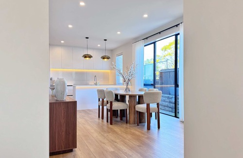 Auckland House | Modern Family St Heliers Stay Proximity to Beach