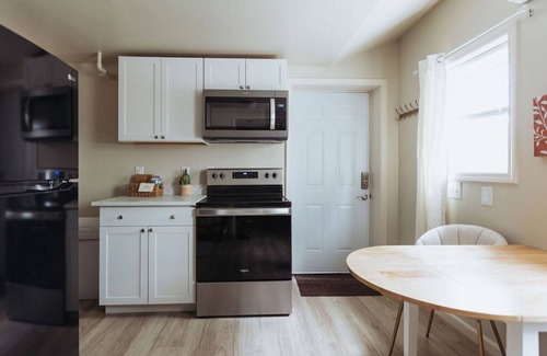 Johnson City Apartment | Modern Farmhouse 2 Bed Apartment
