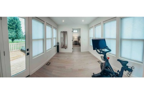 Canandaigua House | Modern Farmhouse Fast Wifi, Hot Tub, Gym, Fireplace, Cozy