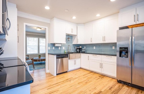 Decatur House | Modern Farmhouse Stay in Decatur