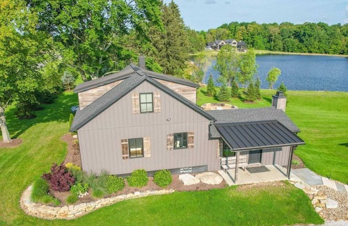 Madison Cabin | Modern Farmhouse w/Hot Tub, Lake Views & Scenic Trails in Ohio Wine Country
