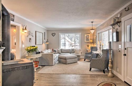 Coeur d'Alene House | Modern Farmhouse with Movie Room - 6 Mi to Lake!