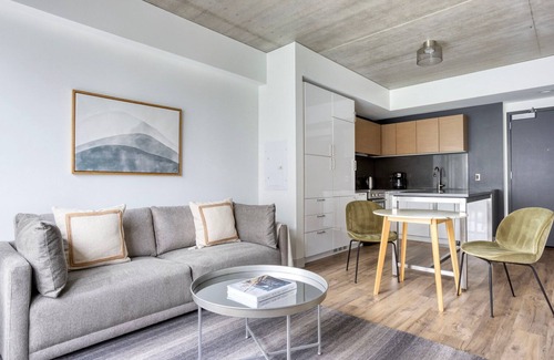 West Fens Apartment | Modern Fenway 1BR w/Fitness, nr Food & Shops, by Bluegroun