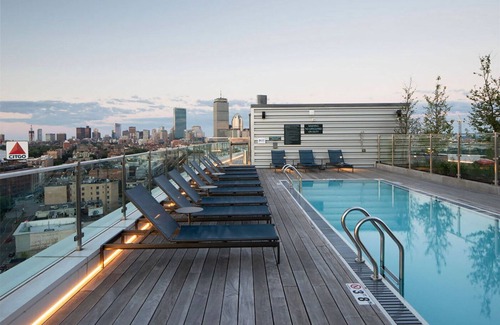 Fenway–Kenmore Apartment | Modern Fenway Studio w/W/D, Roof & Gym, nr Fenway Park, by Blueground