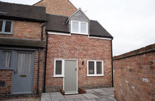 Derby House | Modern finish to a historic brewers house, Derby