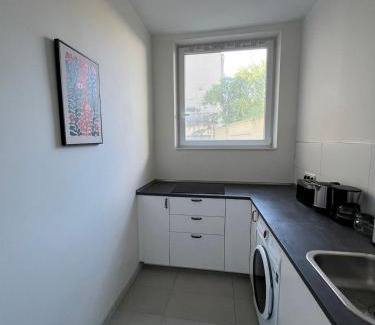 Humboldt - Gremberg Apartment | Modern Flat for 3 Guests Near City and Transport