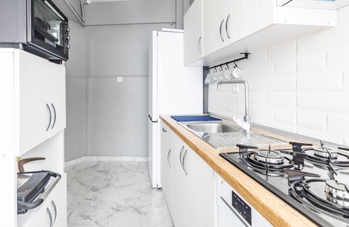 Moda Apartment | Modern Flat w Balcony in the Heart of Kadikoy