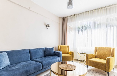 Rasimpasa Apartment | Modern Flat w Balcony 2 min to Marmaray in Kadikoy