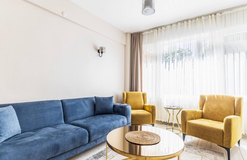 Rasimpasa Apartment | Modern Flat w Balcony 2 min to Marmaray in Kadikoy