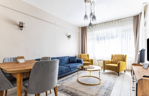Rasimpasa Apartment | Modern Flat w Balcony 2 min to Marmaray in Kadikoy
