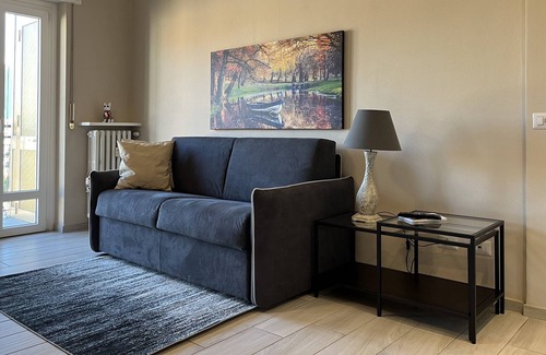 Intra Apartment | Modern flat with lake view in the centre of Intra (Verbania)