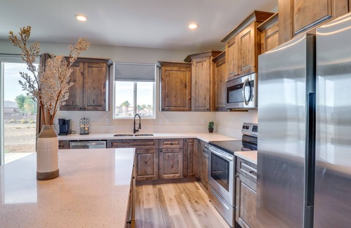 Fort Mohave House | Modern Fort Mohave Home w/Patio & Grill!