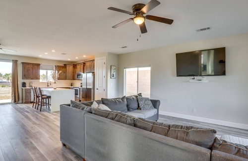 Fort Mohave House | Modern Fort Mohave Home w/Patio & Grill!