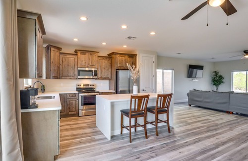 Fort Mohave House | Modern Fort Mohave Home w/Patio & Grill!