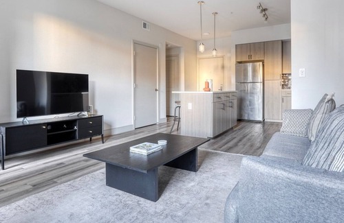 Fremont Apartment | Modern Fremont 1BR w/ Gym, Pool & W/D, nr BART, by Blueground