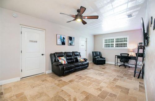 Gainesville House | Modern, Fully Upgraded Home with BBQ and Firepit!
