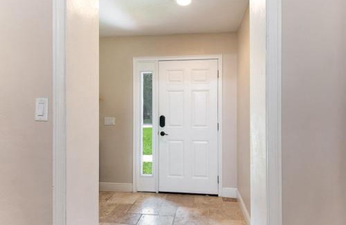Gainesville House | Modern, Fully Upgraded Home with BBQ and Firepit!