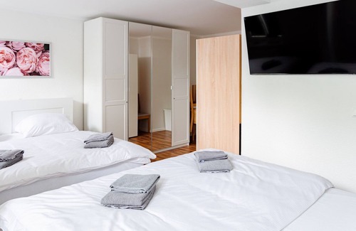 Steintor-Vorstadt Apartment | Modern furnished apartment for 4 persons directly at Rostock main station.