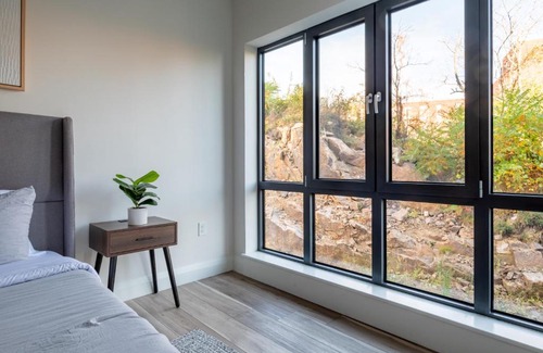Quincy Apartment | Modern Furnished Apartment in Heart of Quincy
