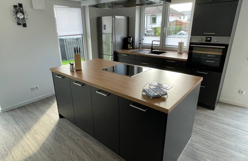 Konigsheide House | Modern furnished vacation home for 4 people in Bremerhaven.