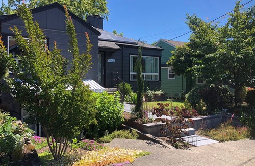 Fremont House | Modern Garden Oasis in Wallingford