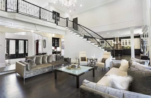 Smyrna House | Modern Gated Estate with Pool, Spa, Home Theatre and Basketball Court