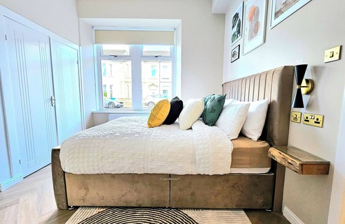 Glasgow House | Modern Gem with free parking