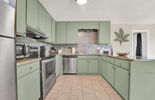 Lynn Haven House | Modern Getaway North of Panama City Beach