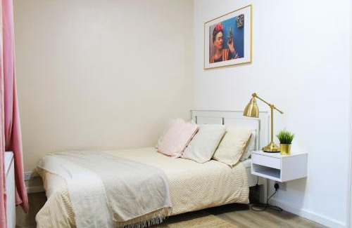 Stratford Apartment | Modern ground floor flat - 15 min to Central London