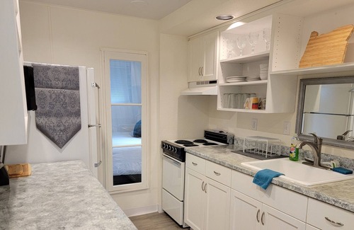 Concord Apartment | Modern Guest Suite w/ Full Kitchen & Private Patio