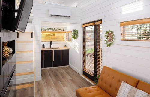 Apple Valley Apartment | Modern Haven Summary: