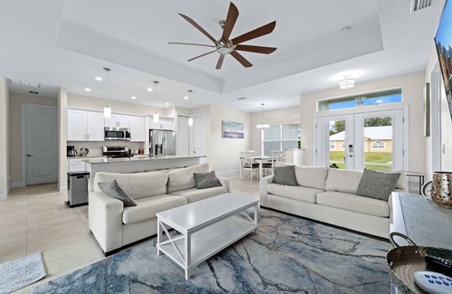 North Port House | Modern Heated Pool Home Close To Downtown Shopping