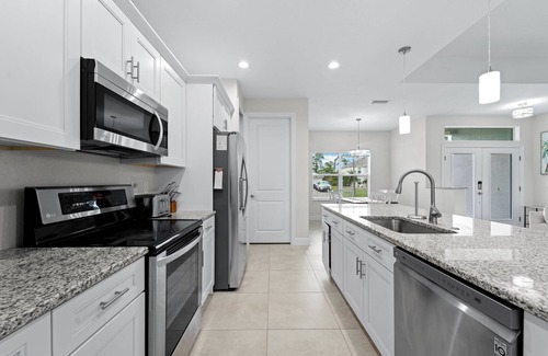 North Port House | Modern Heated Pool Home Close To Downtown Shopping