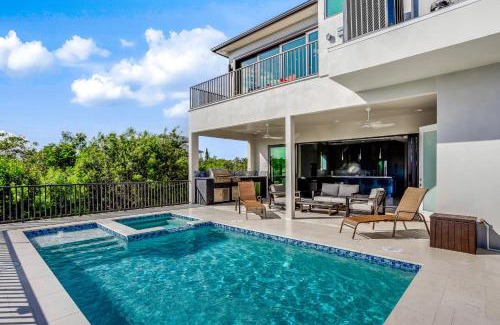 Bonita Springs House | Modern Hickory Hideaway