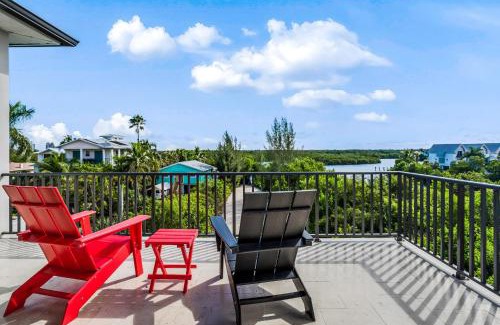 Bonita Springs House | Modern Hickory Hideaway
