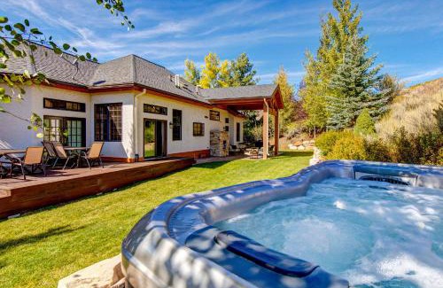 Summit Park House | Modern Hillside Manor