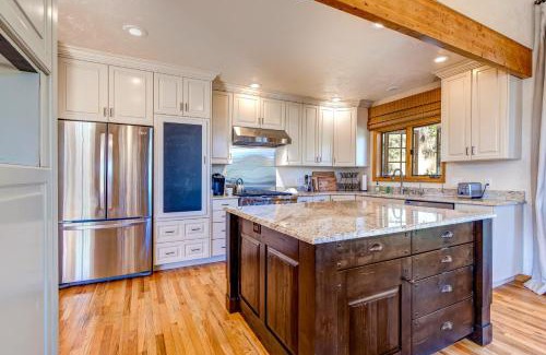 Summit Park House | Modern Hillside Manor
