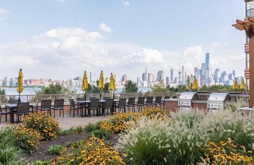 Hoboken Apartment | Modern Hoboken 1BR | Full Kitchen | Riverfront | Close to NYC