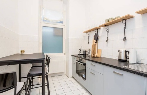 Charlottenburg Apartment | Modern holiday apartment for up to 6 people with 2 bedrooms