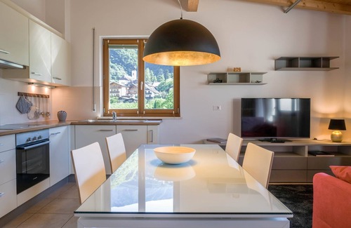 Nalles Apartment | Modern Holiday Apartment "Nals" with 2 Balconies and Mountain View