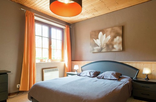 Walk House | Modern Holiday Home in Waimes near Lake