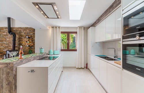 El Toro Villa | MODERN HOLIDAY HOUSE WITH POOL & JACUZZI IN EL TORO/CALVIA