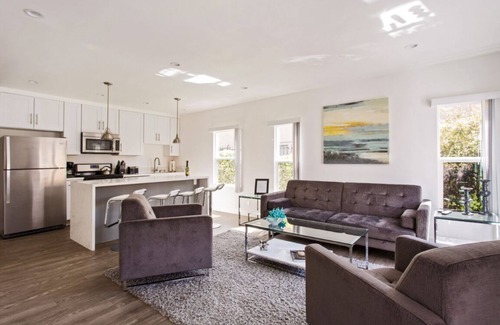 Larchmont Apartment | Modern Hollywood Dream Apartment Larchmont Village