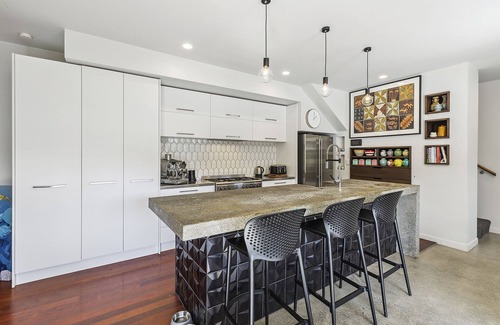 Wellington House | Modern home close to Weta Workshop