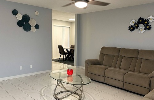Sunrise Manor House | Modern Home & Cozy Stay - Near Las Vegas Strip