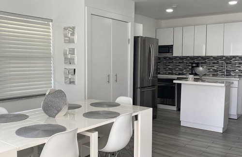 Westchester House | MODERN HOME, Excellent Location Miami 3/2
